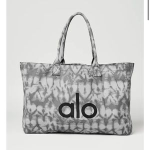 ALO Yoga Tie Dye Shopper Tote